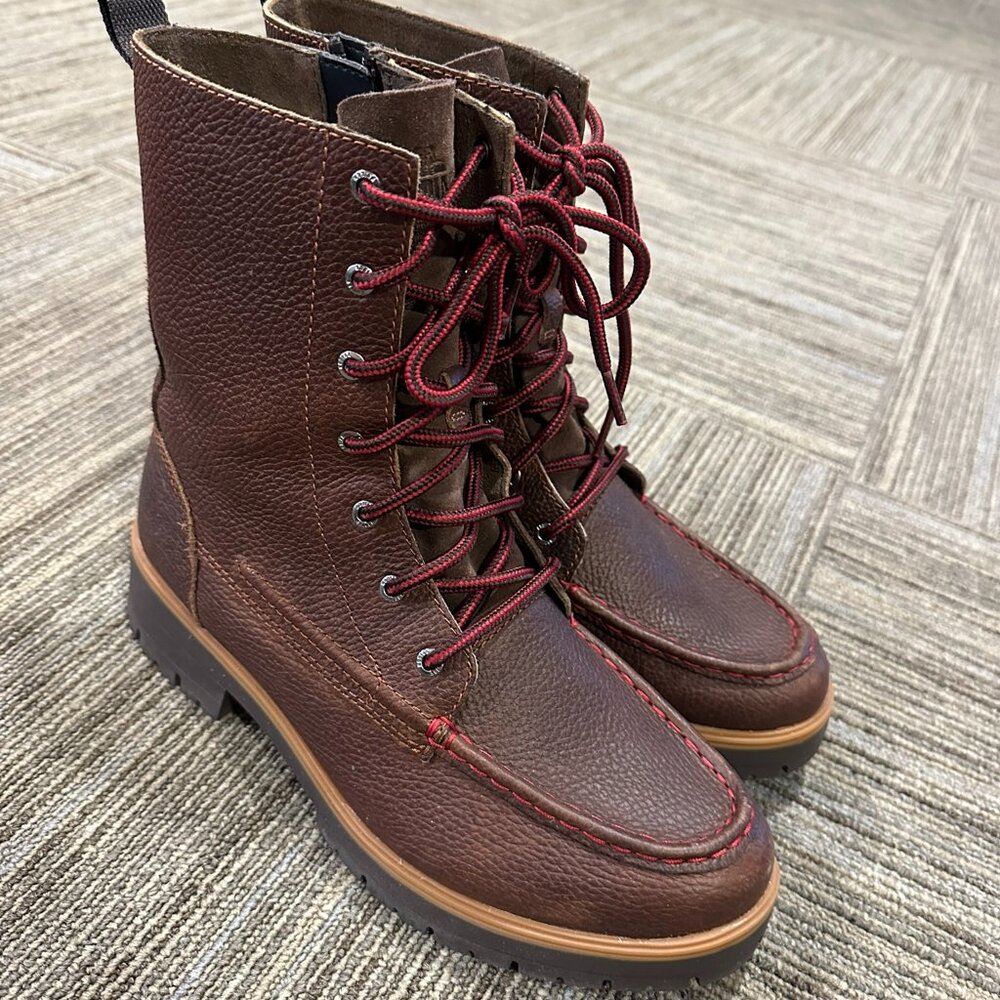 Kodiak Boots, new condition, still in box. Ladies size 10.